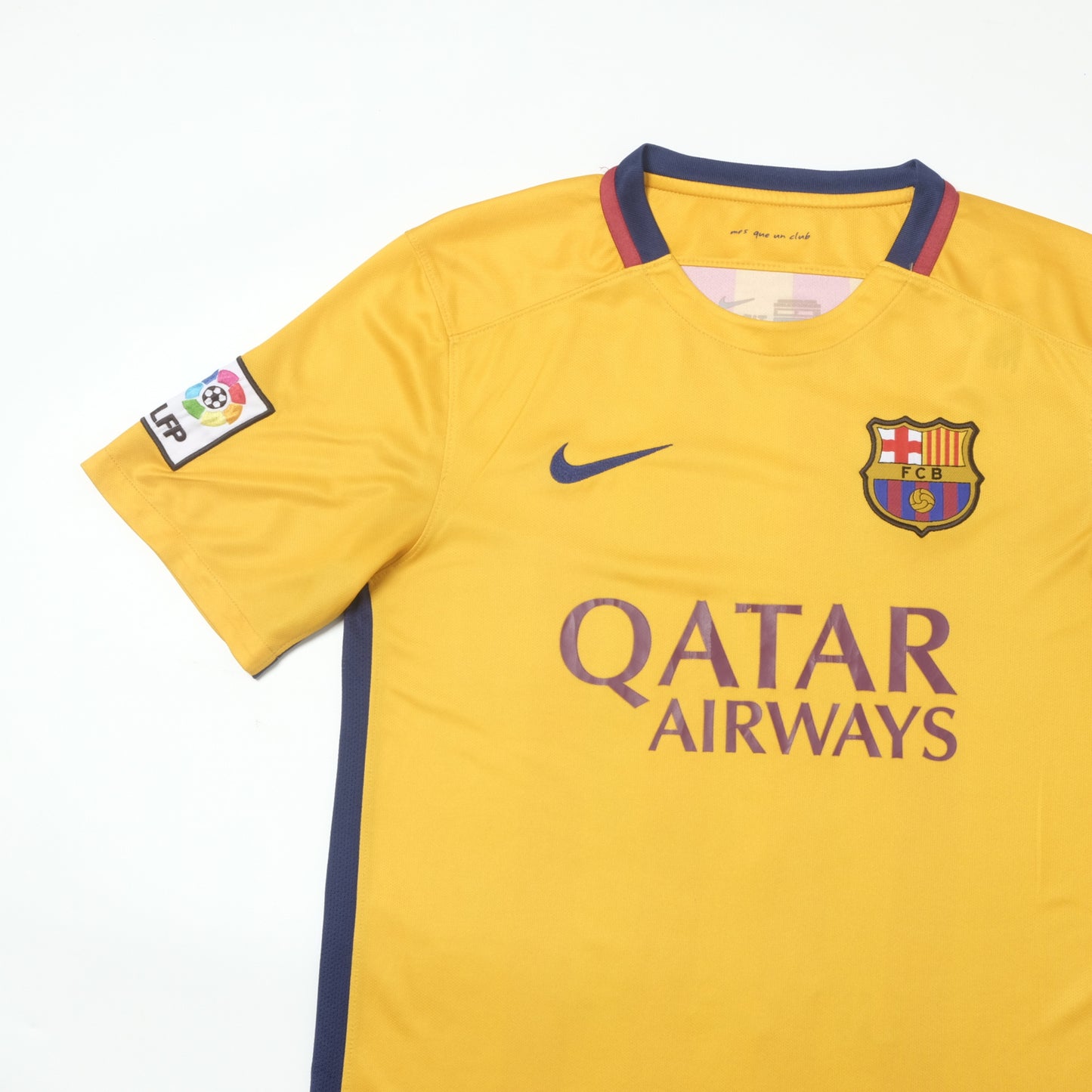 2015/16 Barcelona Away Shirt Messi Nike (S/M)