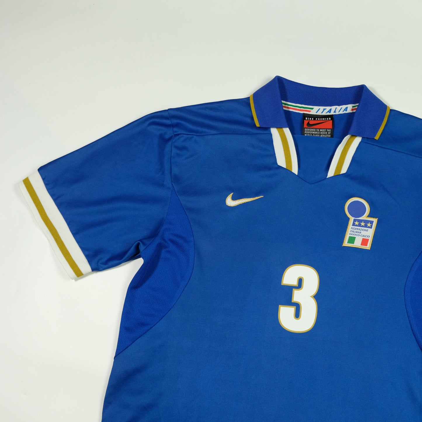 Italy Maldini 1996/1997 Nike Original Home Football Shirt Medium/Large