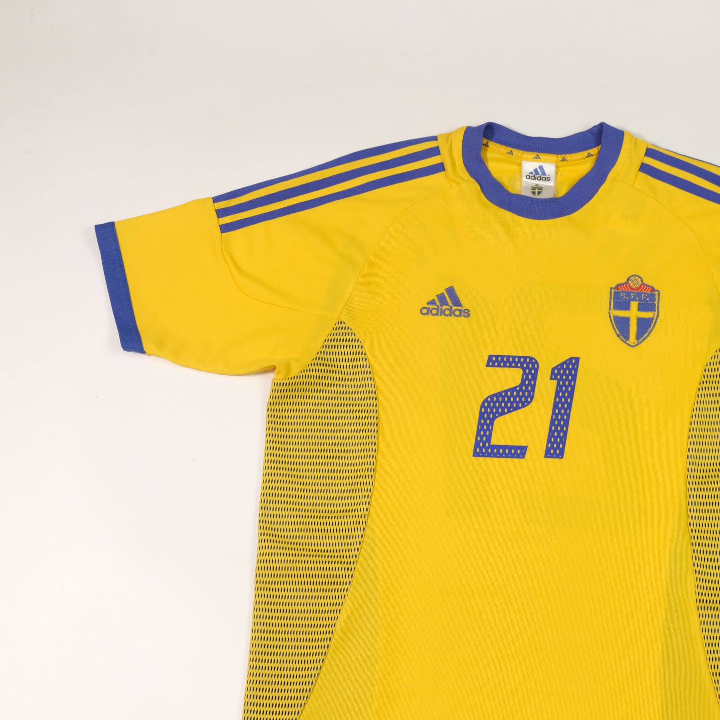 2002/03 Sweden Home Shirt Adidas Ibrahimovic (M)
