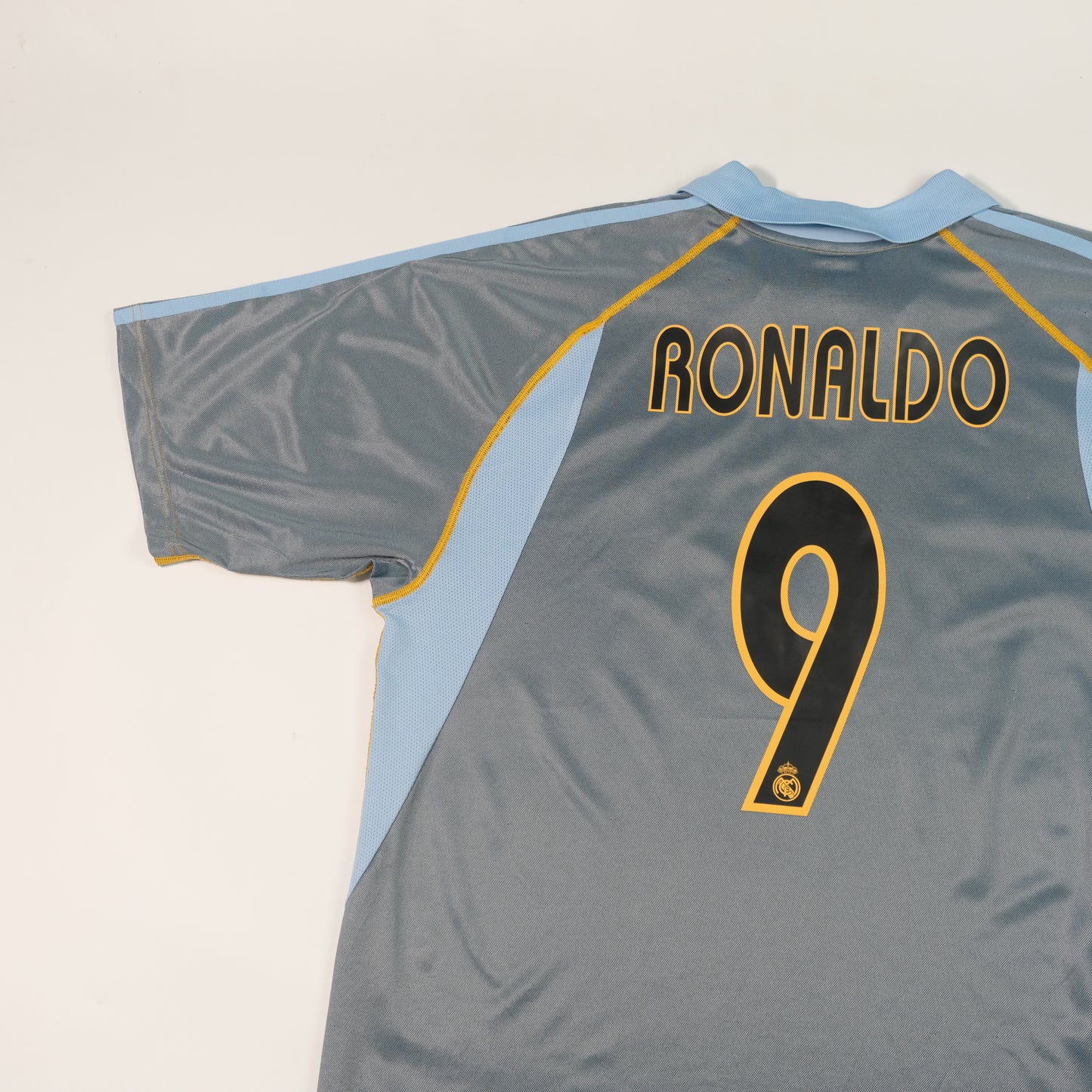 2003/04 Real Madrid Third Shirt Adidas Ronaldo (L)