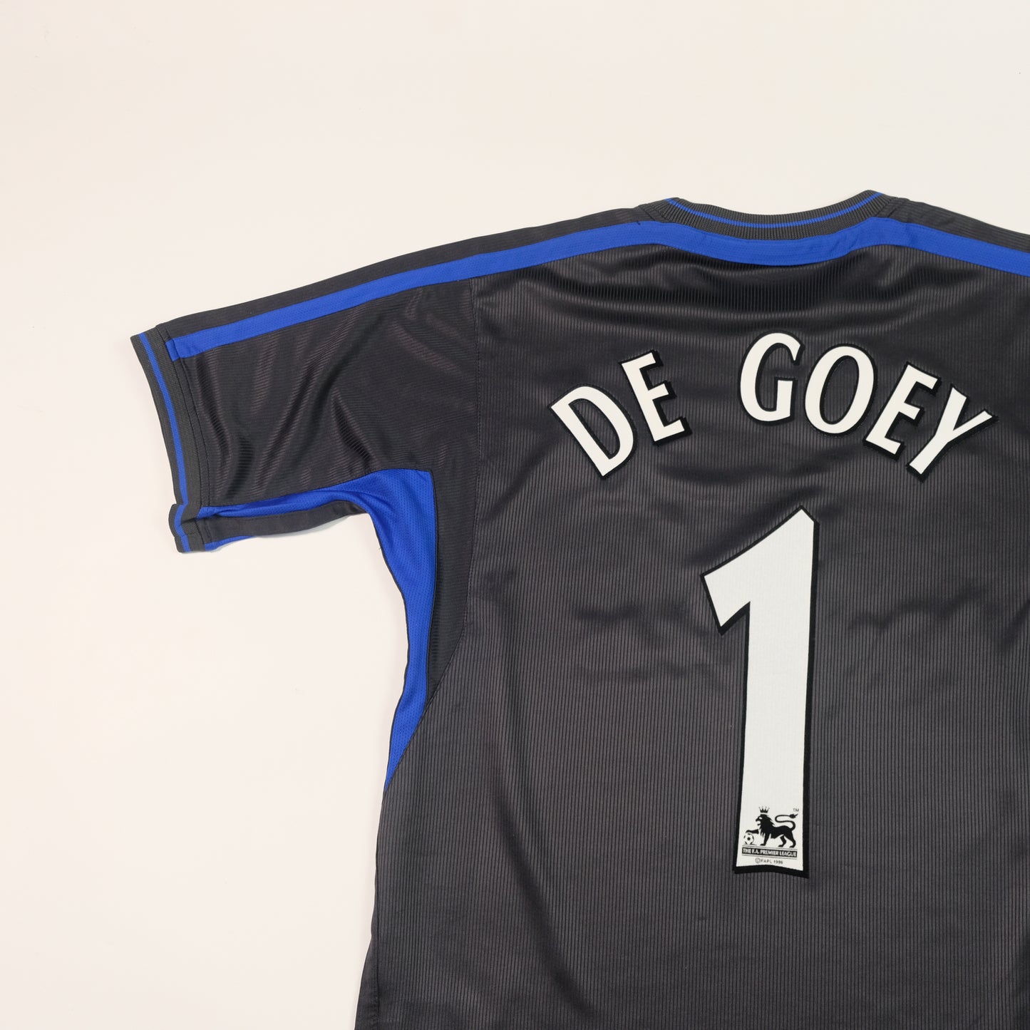 2002/03 Chelsea Away Shirt Umbro De Goey (M)