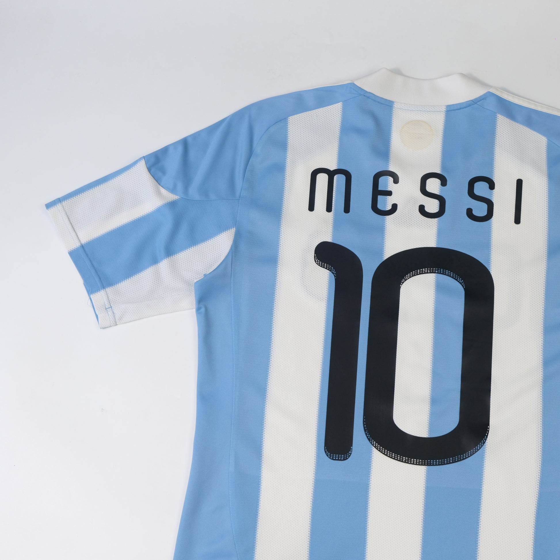2010/11 Argentina Home Shirt Adidas Messi (S)