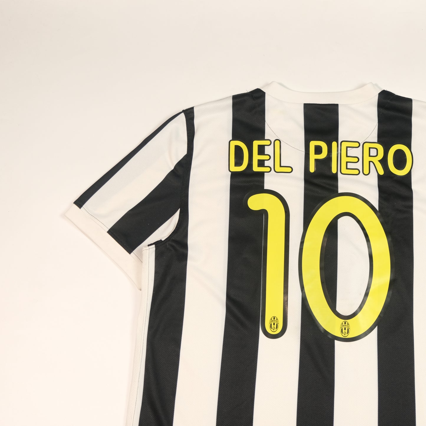 2009/10 Juventus Home Shirt Del Piero Nike (L)