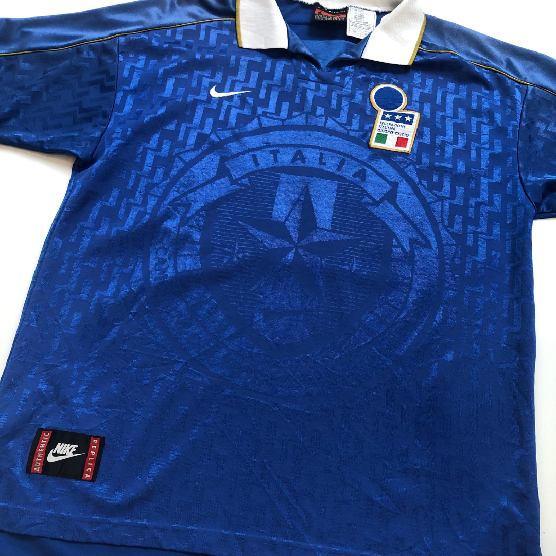 Italy 1995 Nike Original Home Football Shirt Large