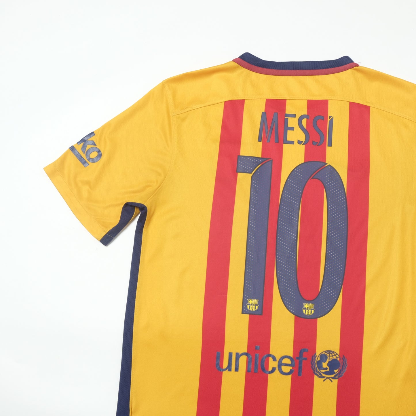 2015/16 Barcelona Away Shirt Messi Nike (S/M)