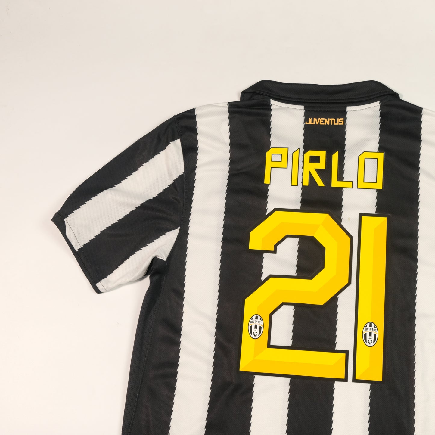 2010/11 Juventus Home Shirt Nike Pirlo (M)