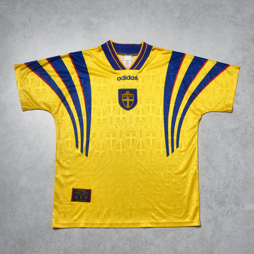 1996/98 Sweden Home Shirt Adidas (XL)