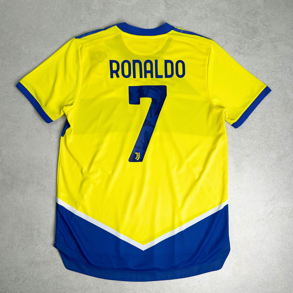 2021/22 Juventus Third Shirt Adidas Ronaldo (M/L)