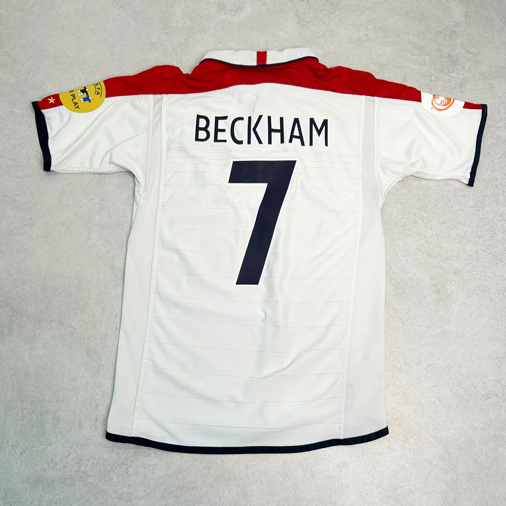 2004s England Home Shirt Umbro Beckham (S/M)