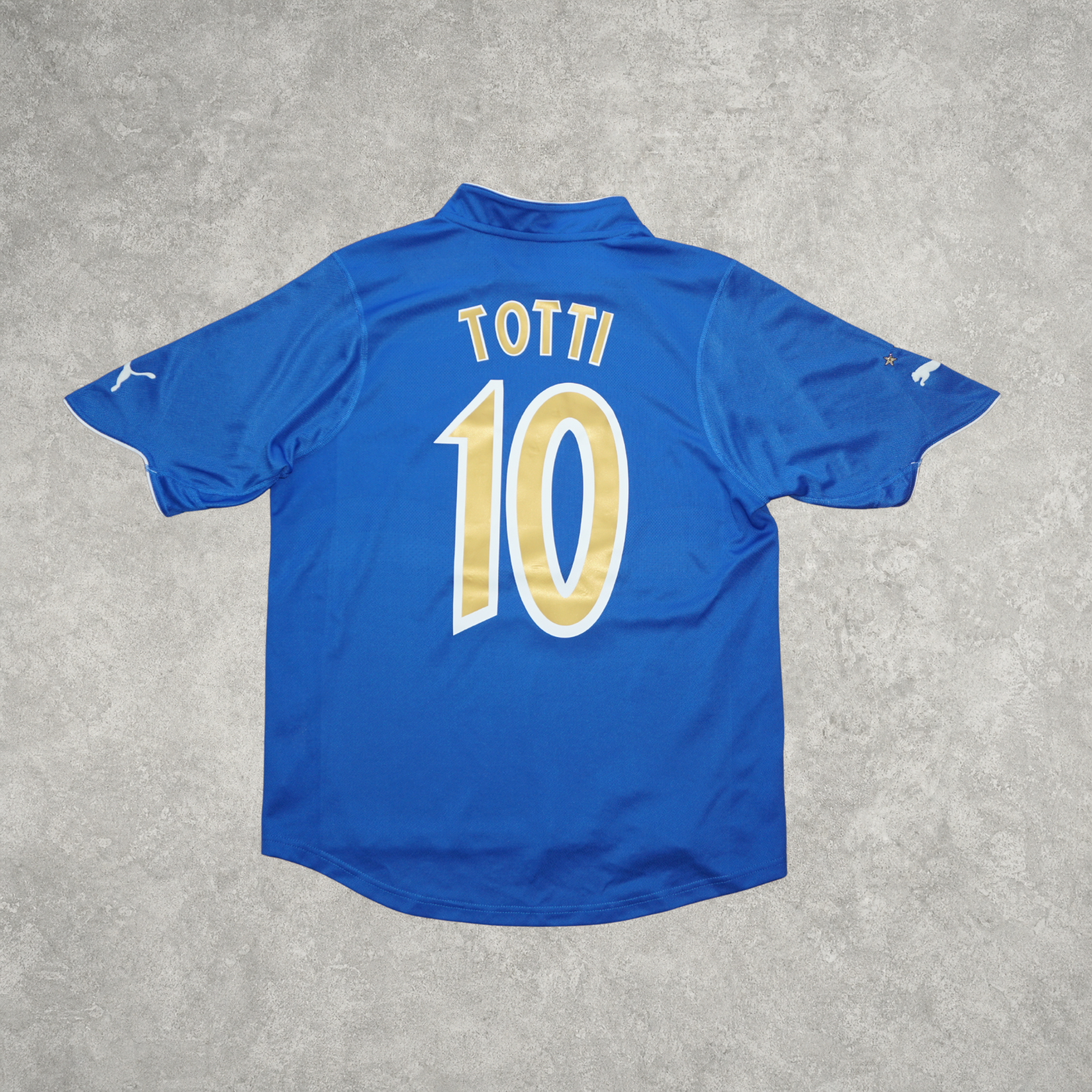 2003/04 Italy Home Shirt Puma Totti (S)