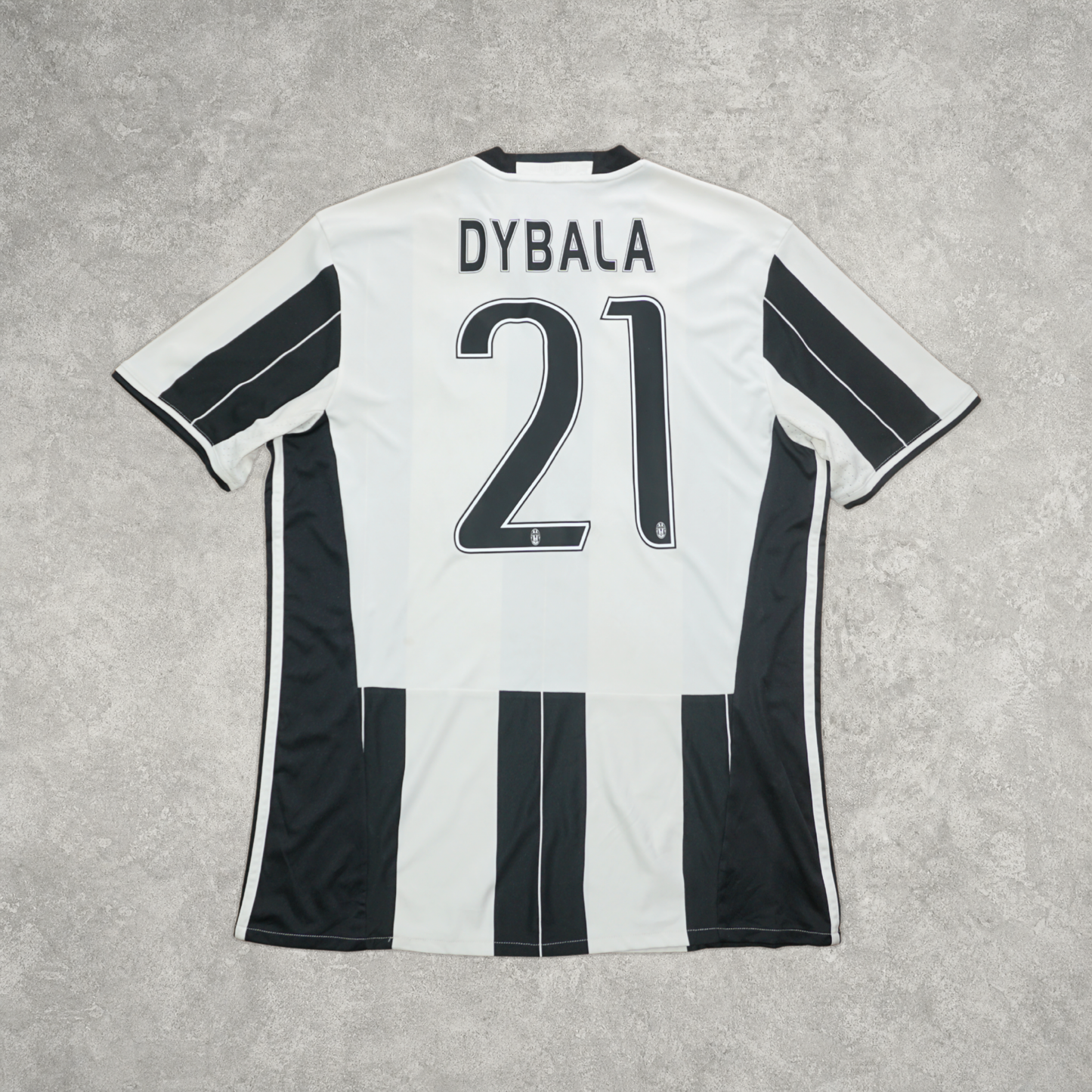 2016/17 Juventus Home Shirt Adidas Dybala (L/XL)