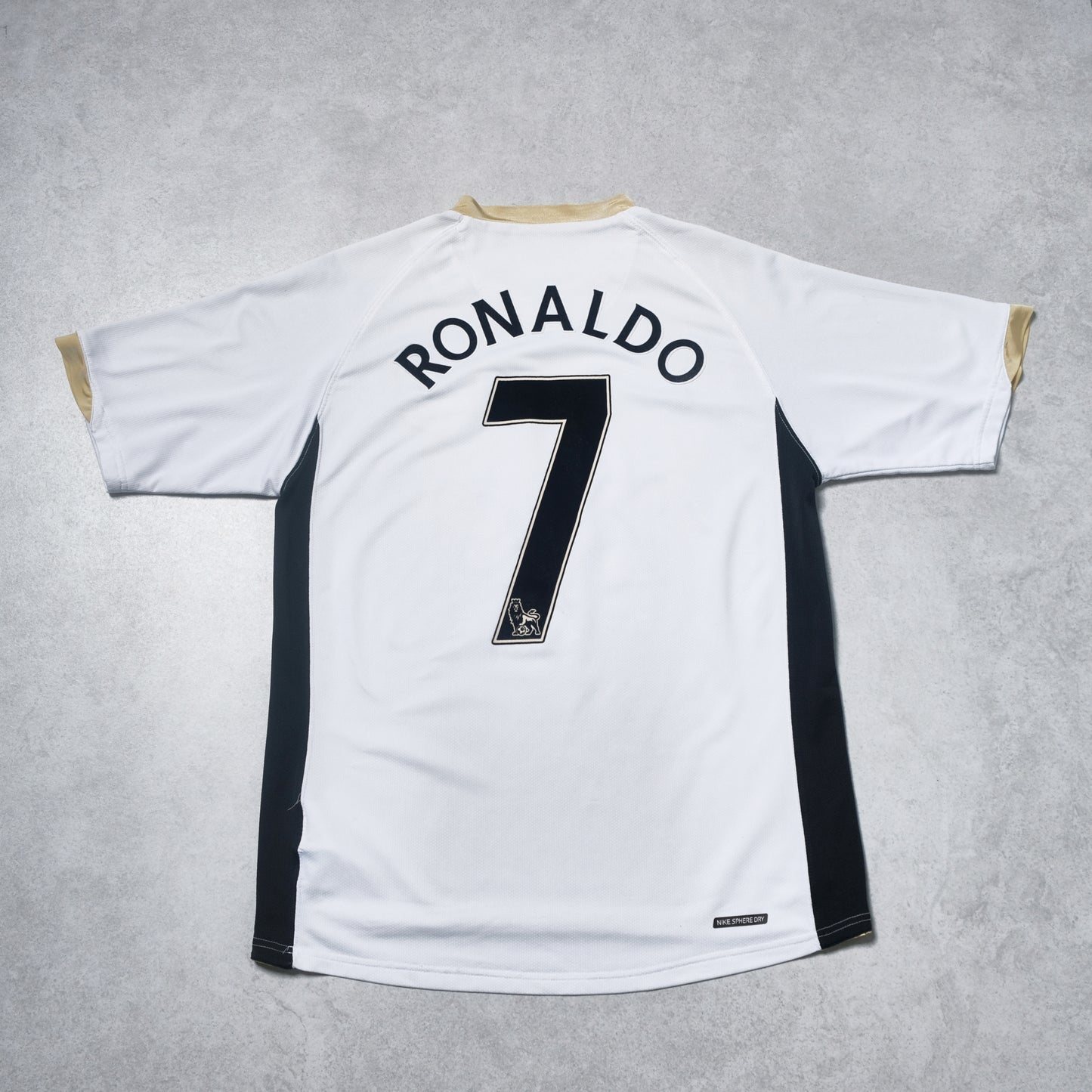2006/07 Manchester United Away Shirt Nike Ronaldo (L)