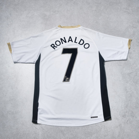 2006/07 Manchester United Away Shirt Nike Ronaldo (L)