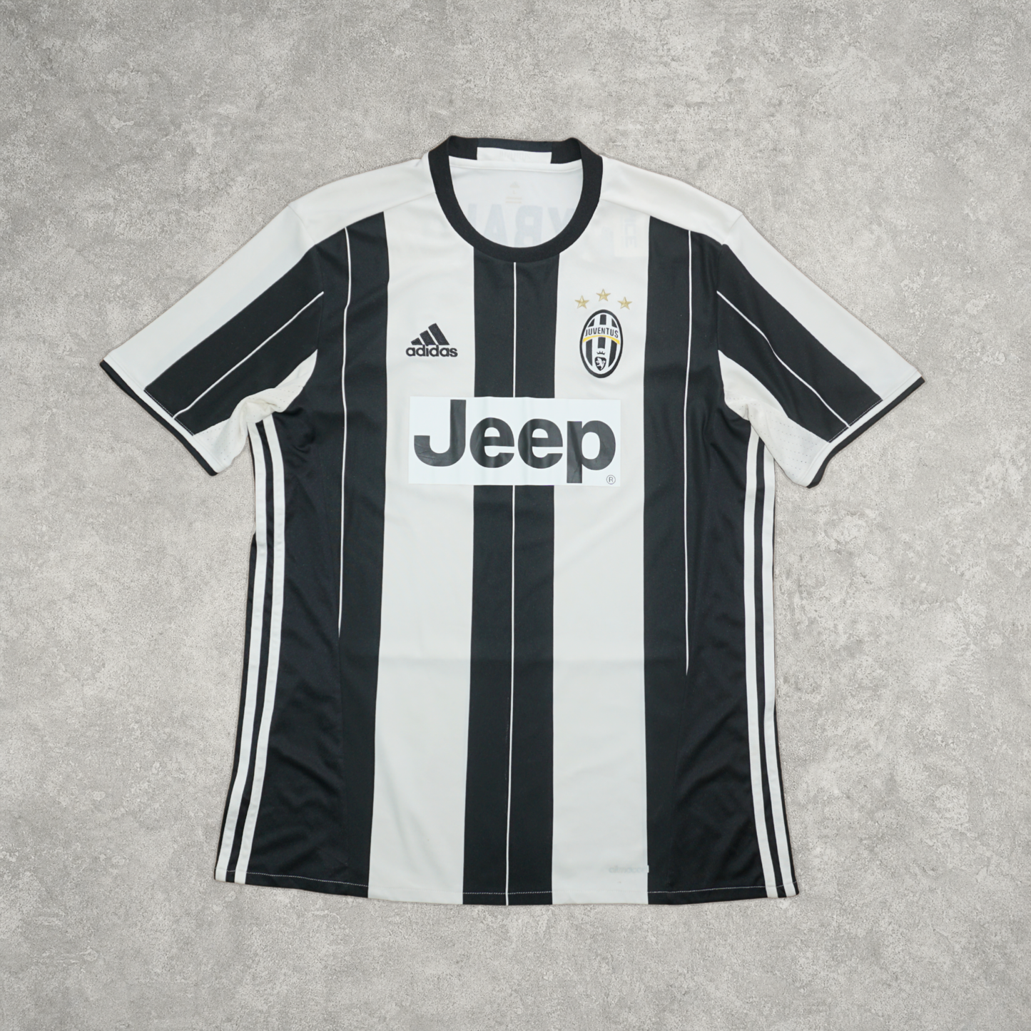 2016/17 Juventus Home Shirt Adidas Dybala (L/XL)