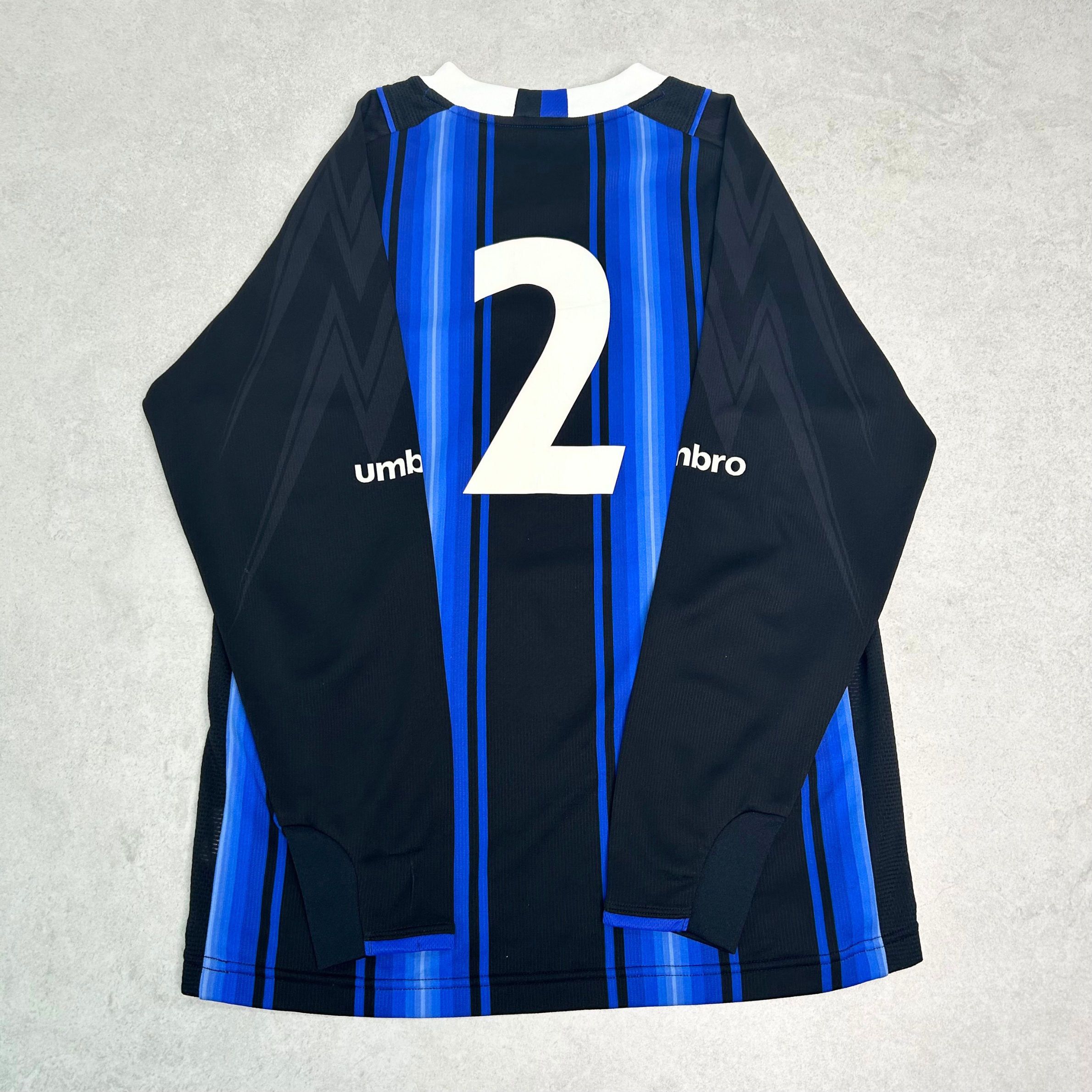 2009s Gamba Osaka Home Shirt Umbro (S)