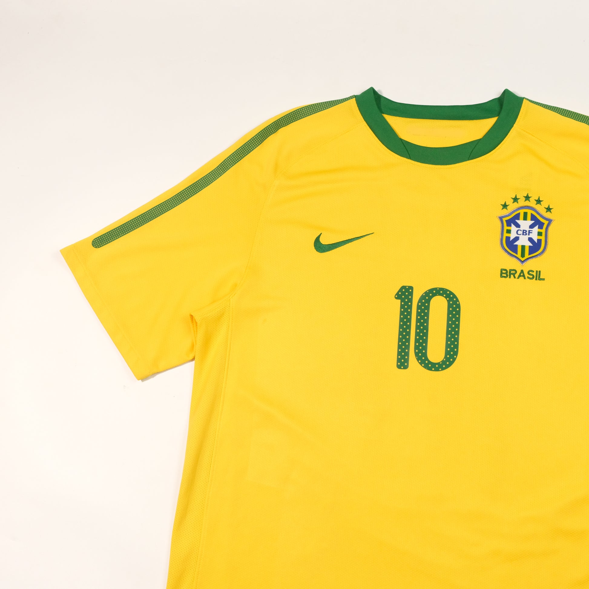 2010/11 Brazil Home Shirt Nike Kaka (L) 