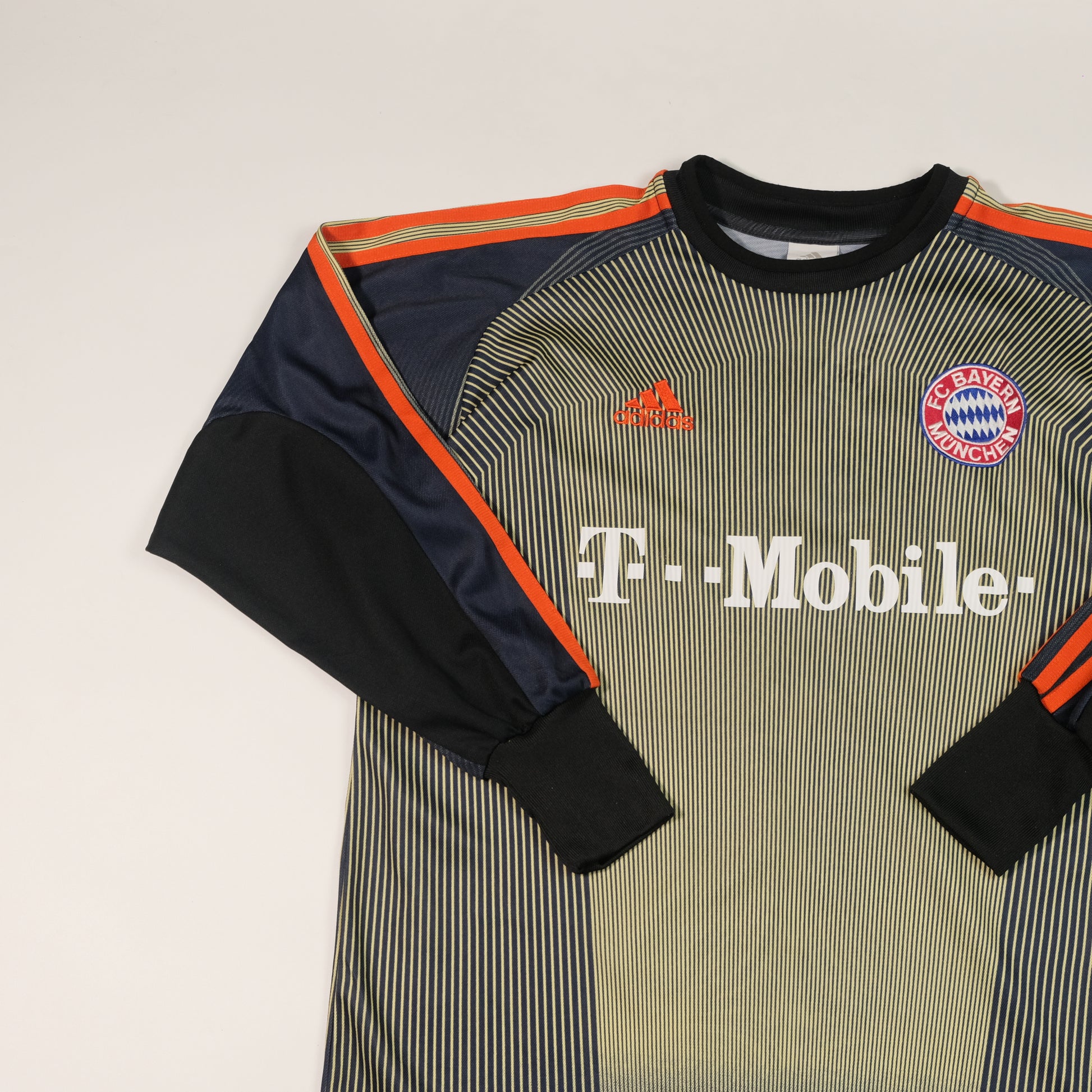 2003/04 Bayern Munich Goalkeeper Shirt Kahn Adidas (M)