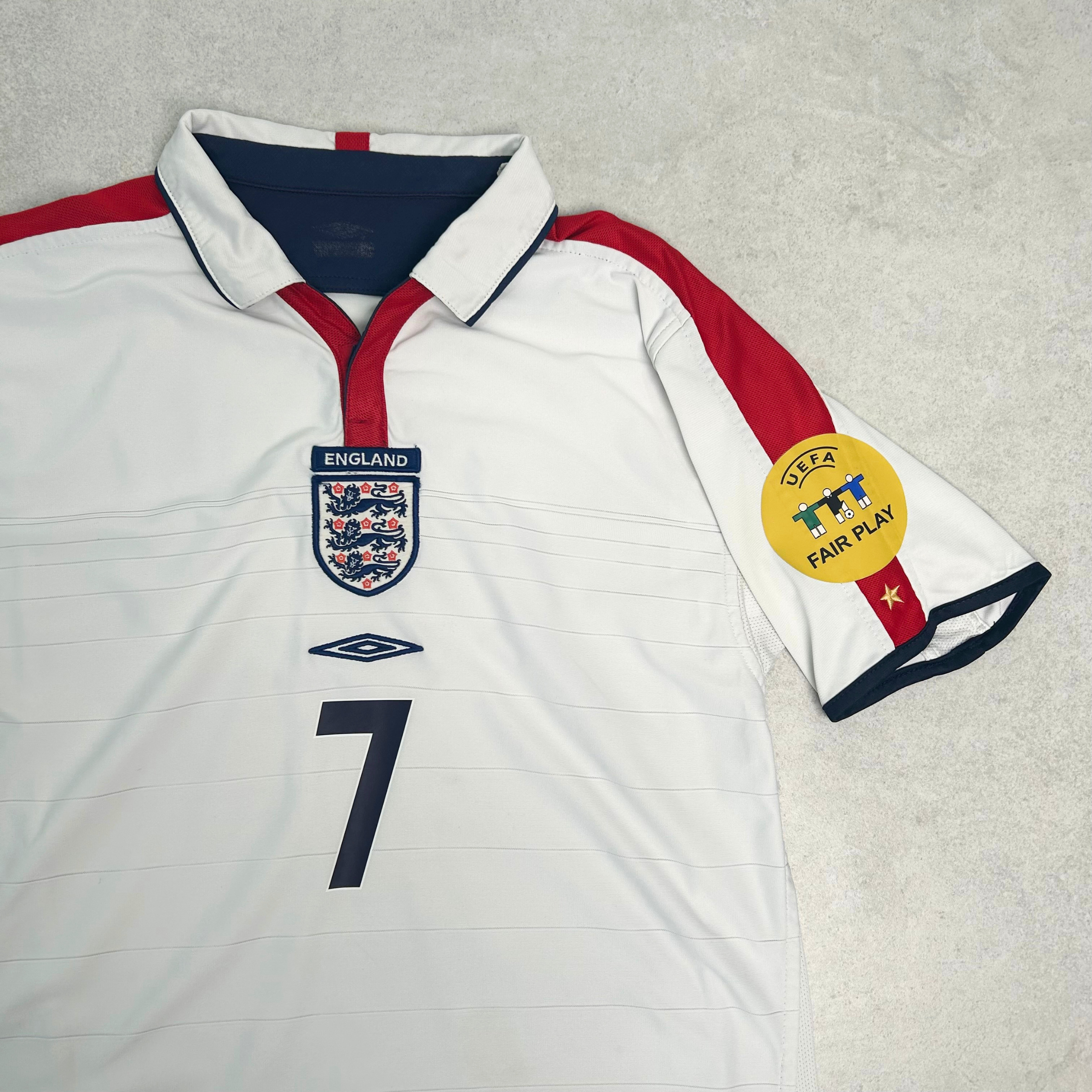 2004s England Home Shirt Umbro Beckham (S/M)