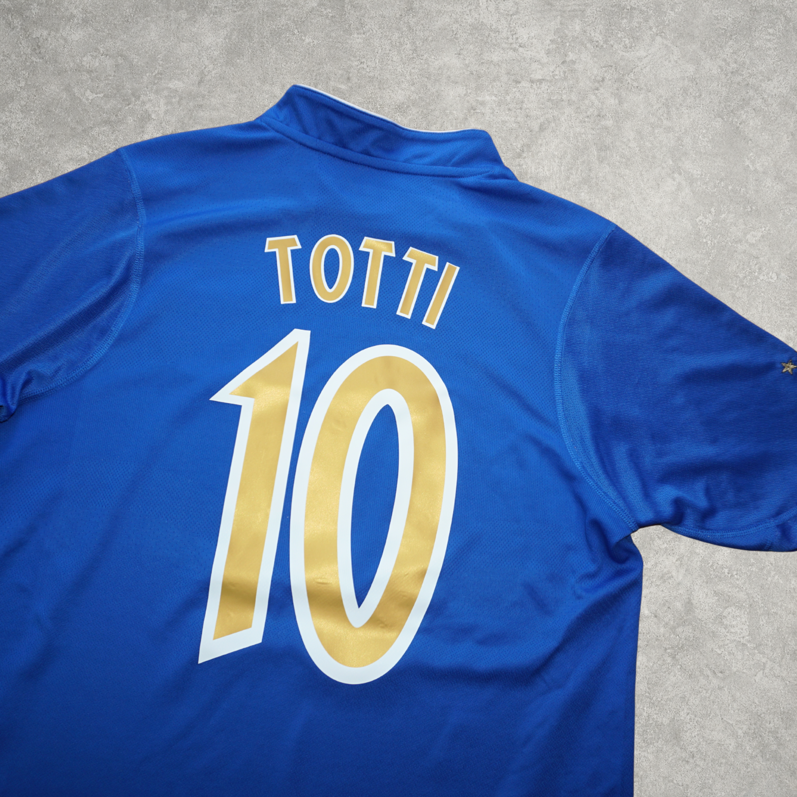 2003/04 Italy Home Shirt Puma Totti (S)