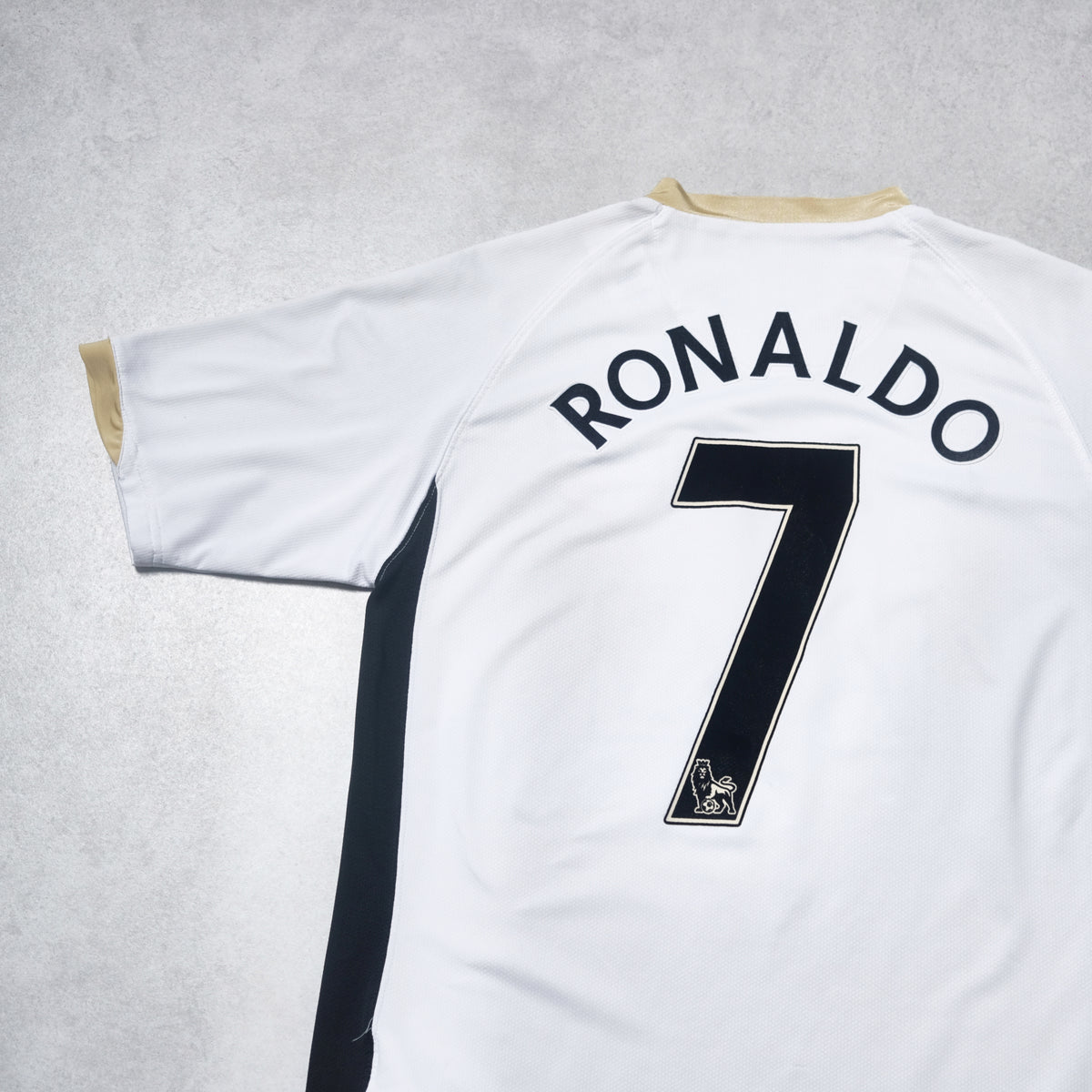 2006/07 Manchester United Away Shirt Nike Ronaldo (L)