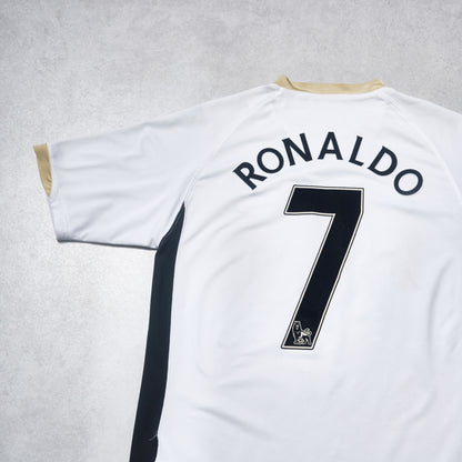 2006/07 Manchester United Away Shirt Nike Ronaldo (L)