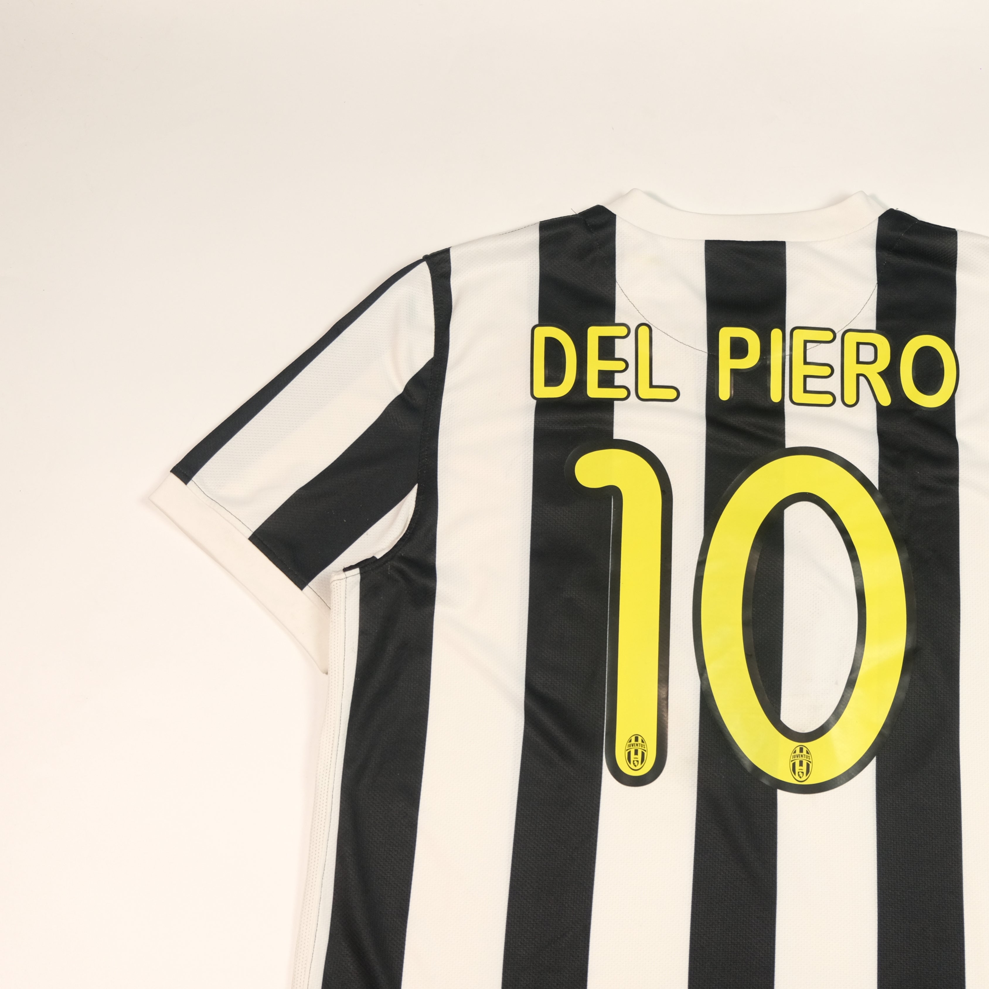 2009/10 Juventus Home Shirt Del Piero Nike (L)