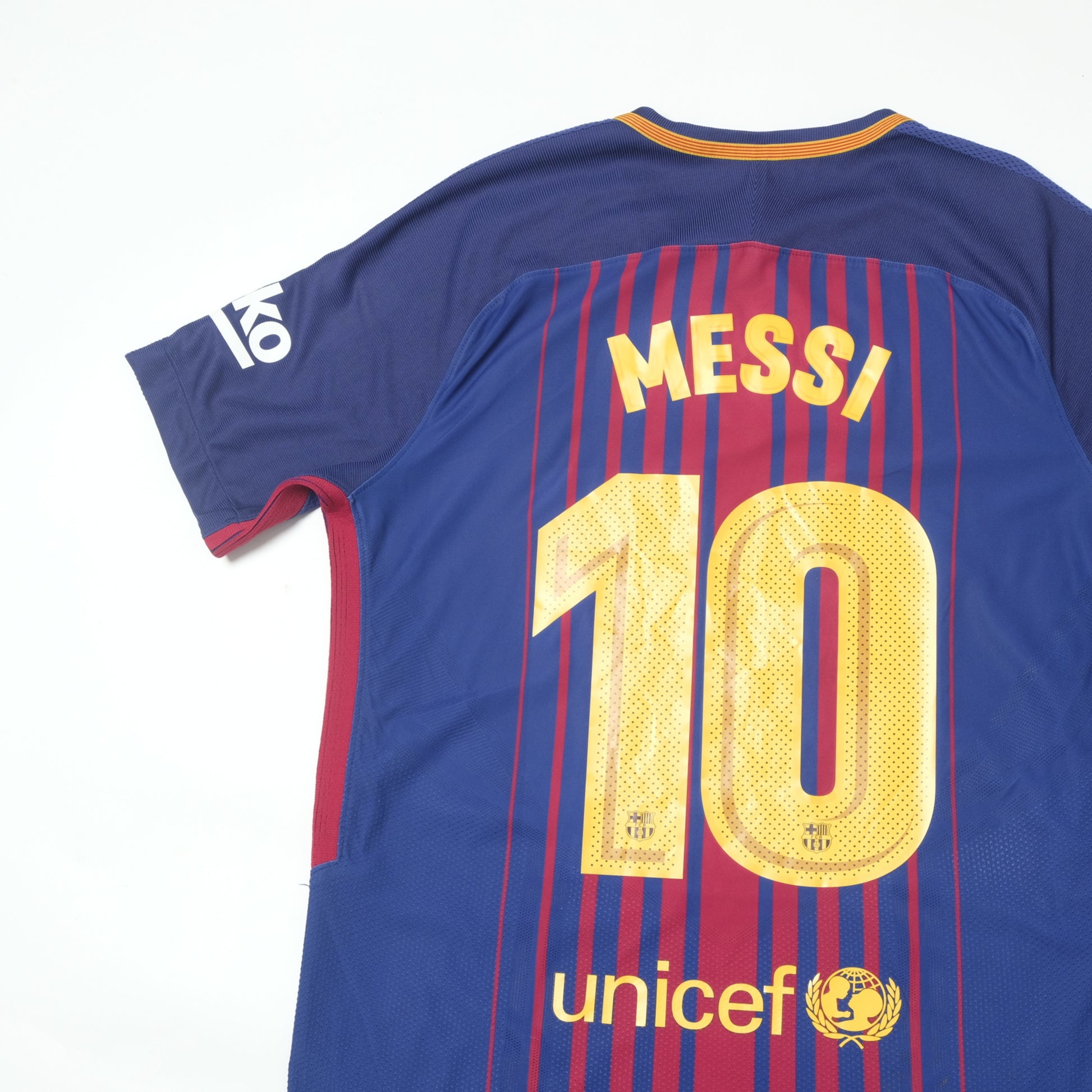 2017/18 Barcelona Home Shirt Nike Messi (M/L)