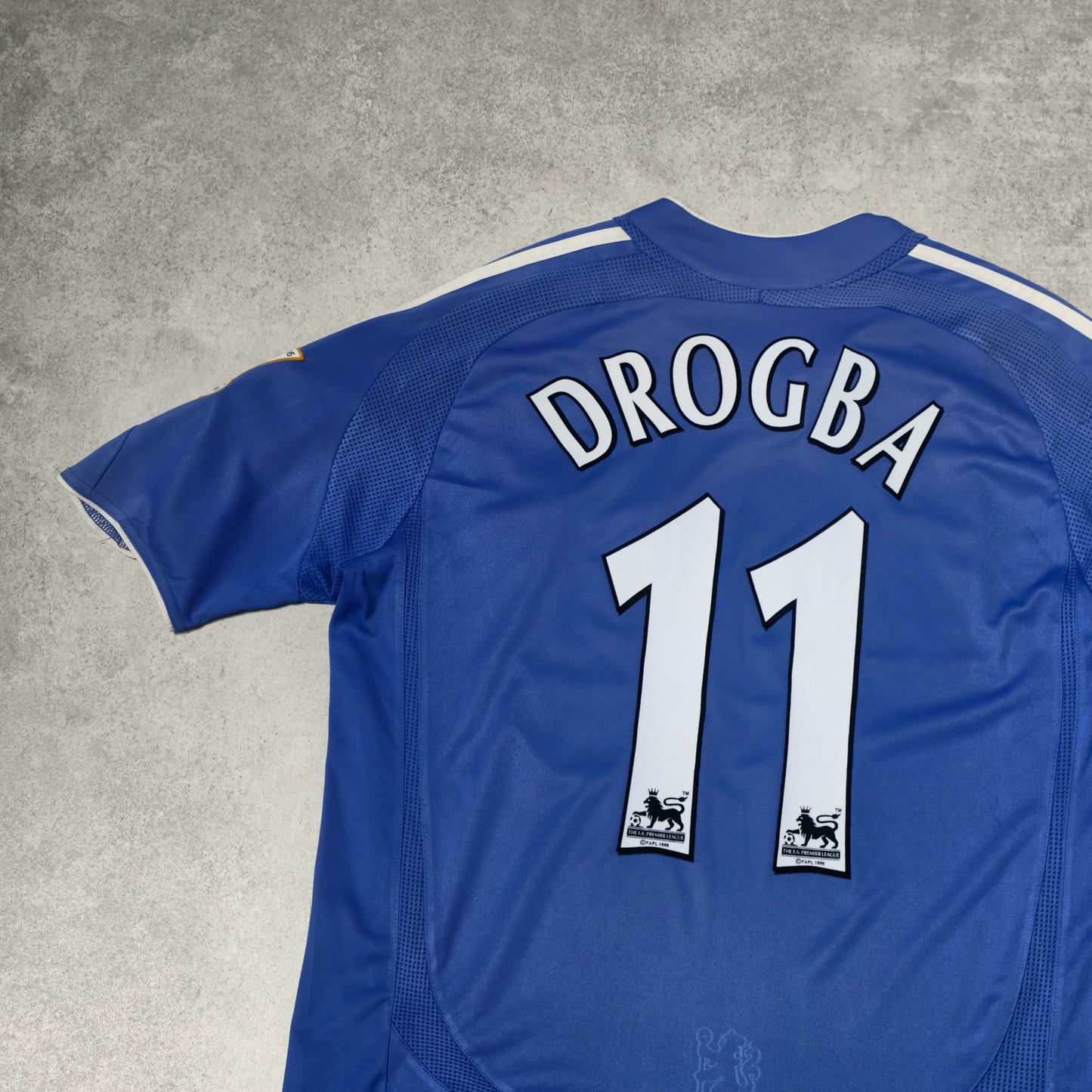 2006/08 Chelsea Home Shirt Adidas Drogba (L)