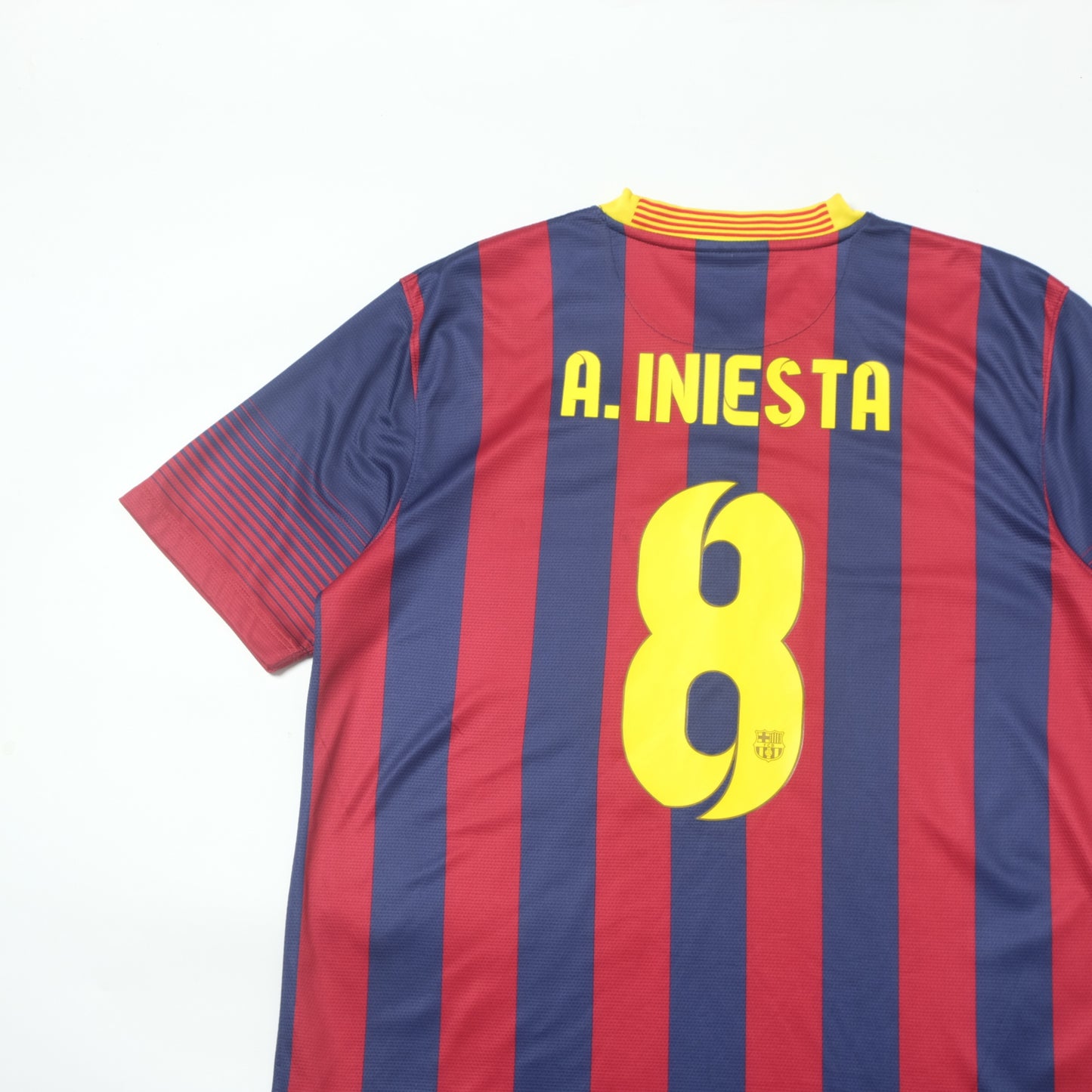 2013/14 Barcelona Away Shirt Nike Iniesta (L/XL)