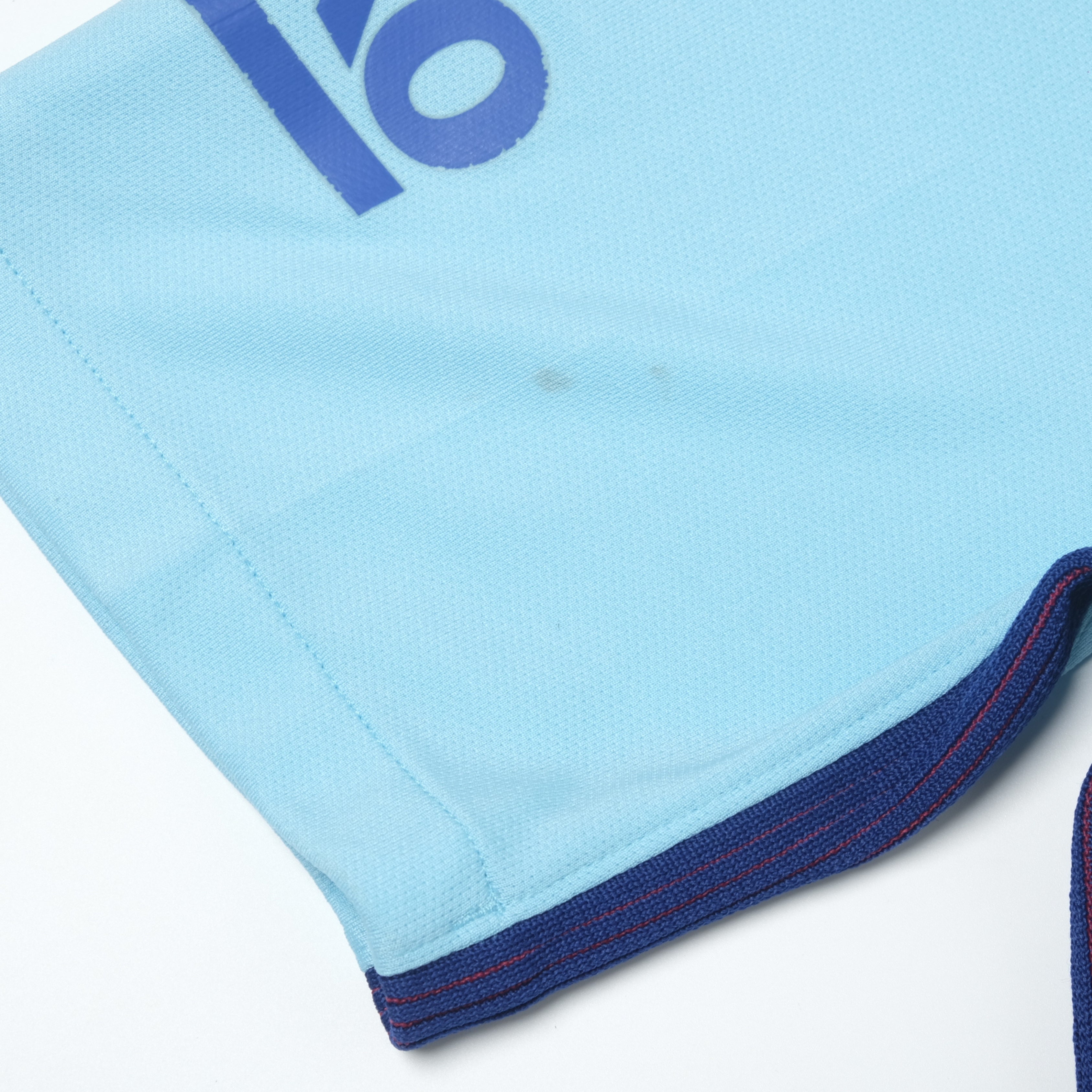2017/18 Barcelona Away Shirt Nike Messi (S)