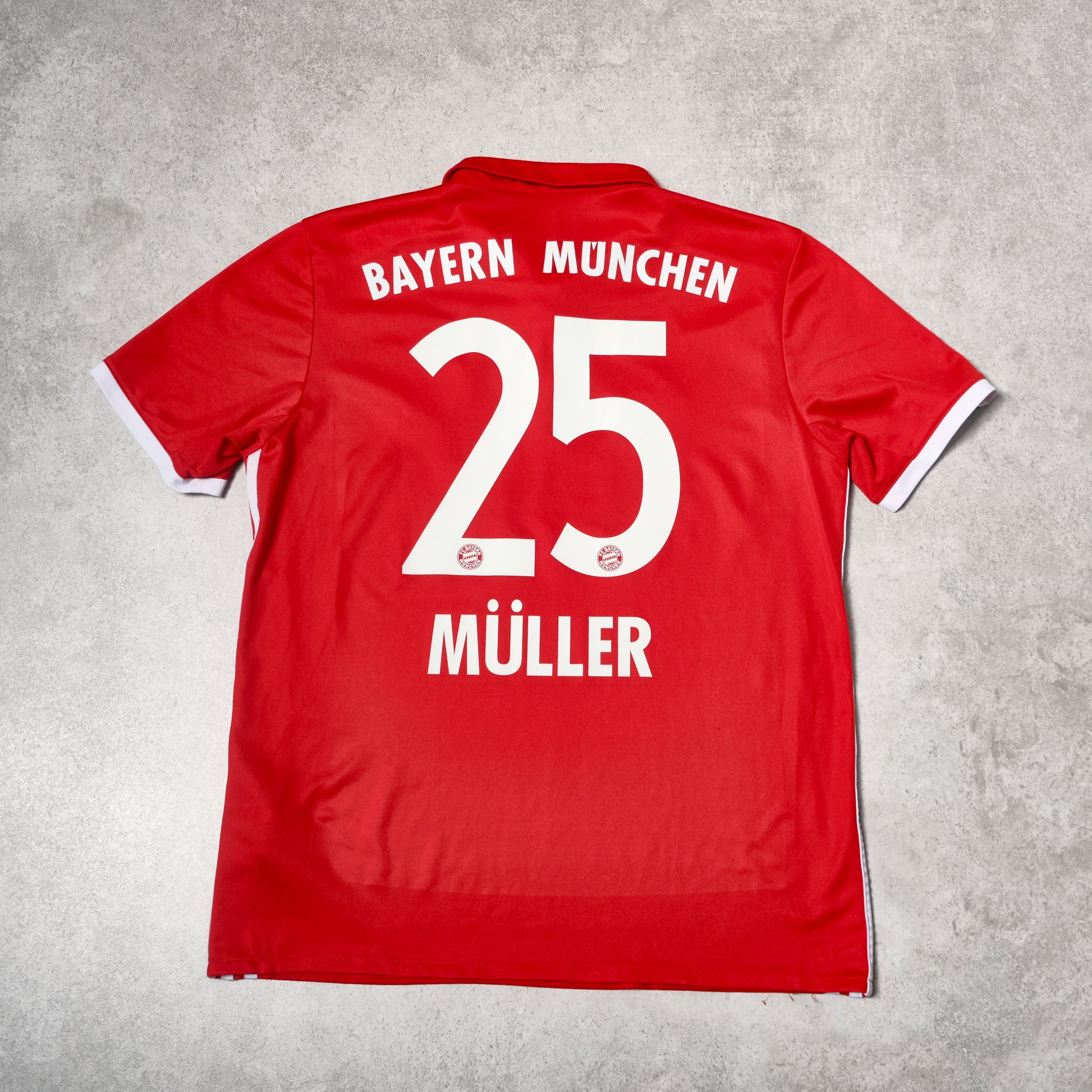 2016/17 Bayern Munich Home Shirt Adidas Muller (M/L)