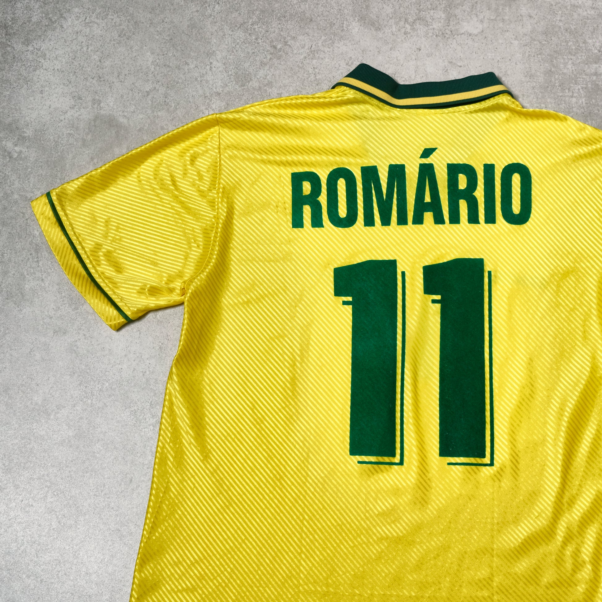1994/95 Brazil Home Shirt Umbro Romario (L/XL)