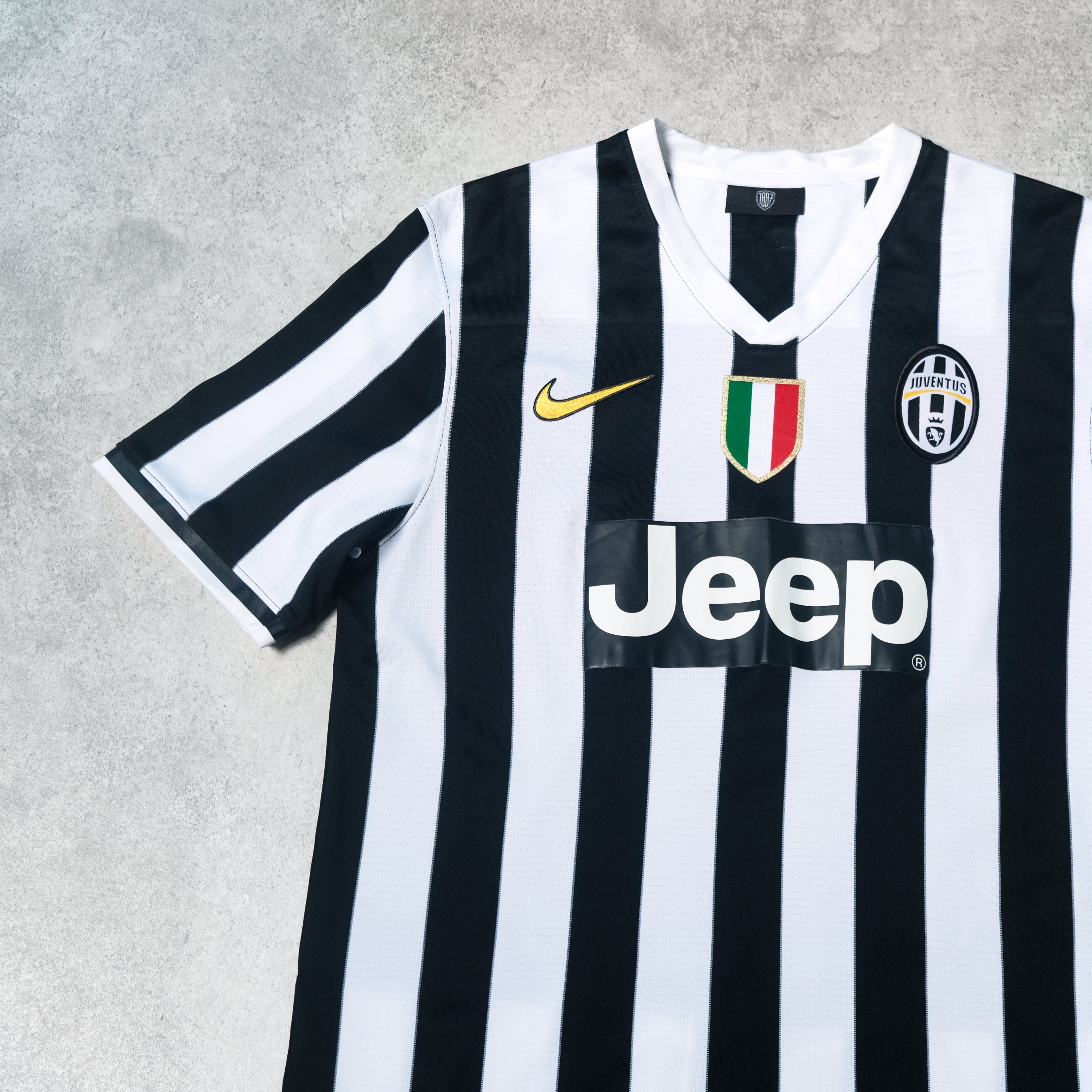 2013/14 Juventus Home Shirt Nike Chiellini (L/XL)